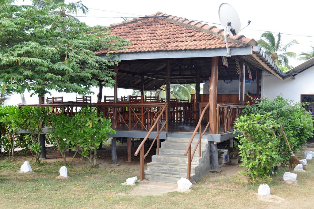 Dilena Beach Inn Tangalle Luaran gambar