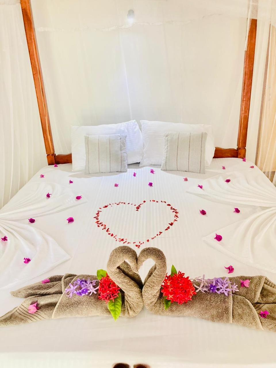 Dilena Beach Inn Tangalle Luaran gambar