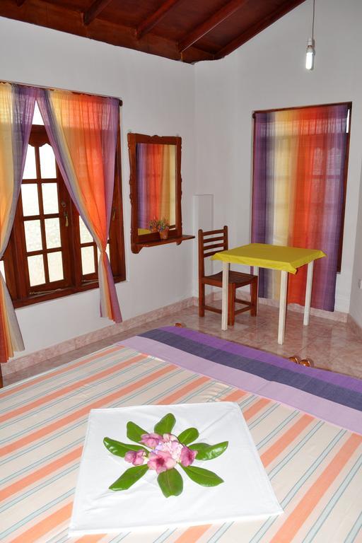 Dilena Beach Inn Tangalle Bilik gambar